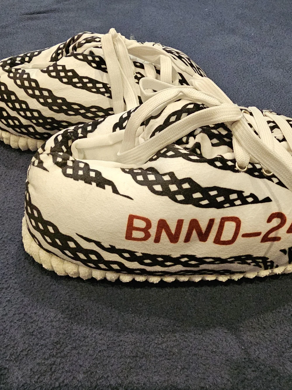Yeezy Zebra Slippers US size 7 #loungewear #comfort